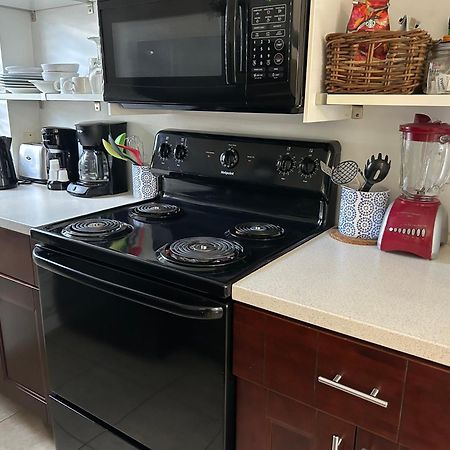 Lambert Family Beach Apartments フォート・ローダーデール エクステリア 写真