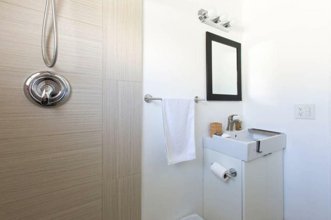 Lambert Family Beach Apartments フォート・ローダーデール エクステリア 写真