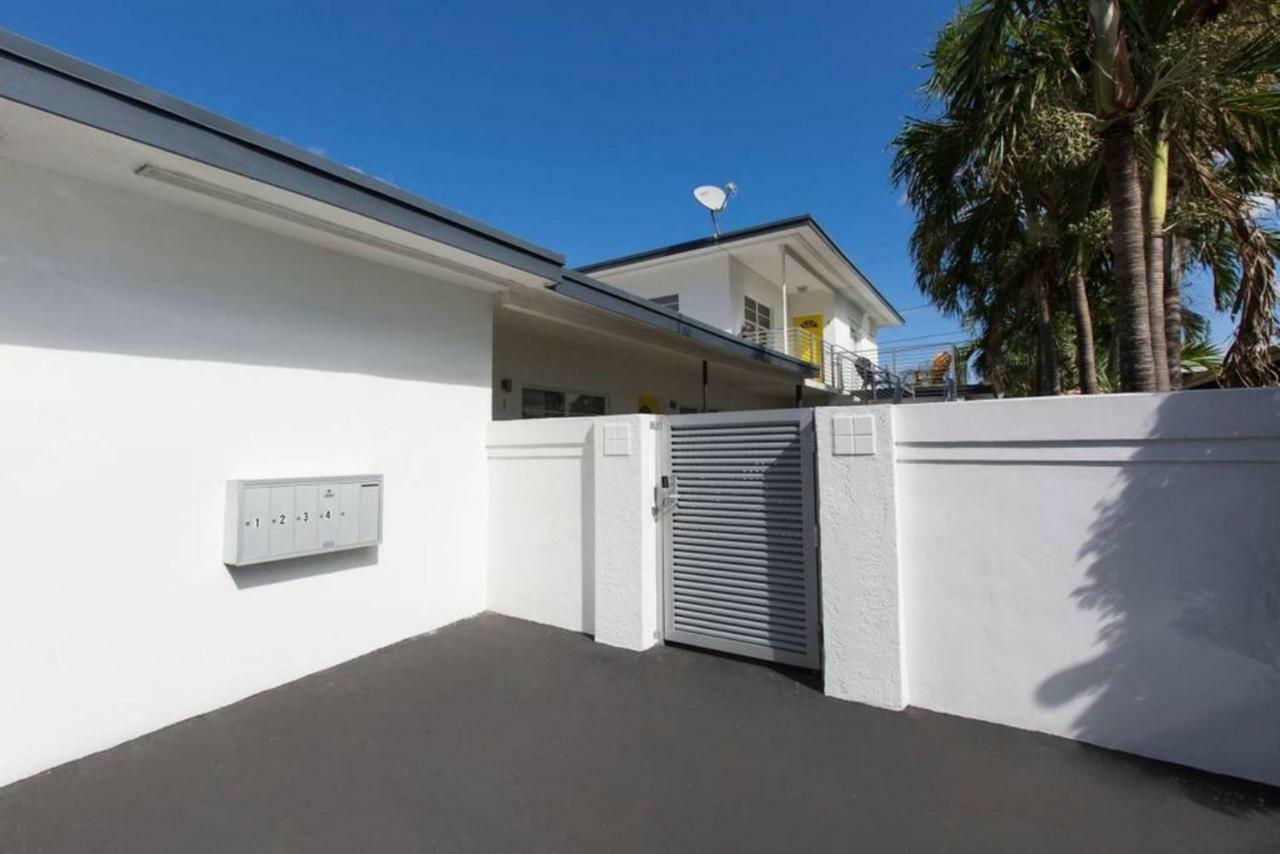 Lambert Family Beach Apartments フォート・ローダーデール エクステリア 写真