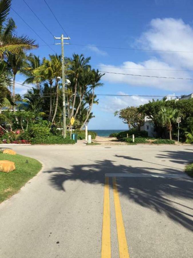 Lambert Family Beach Apartments フォート・ローダーデール エクステリア 写真