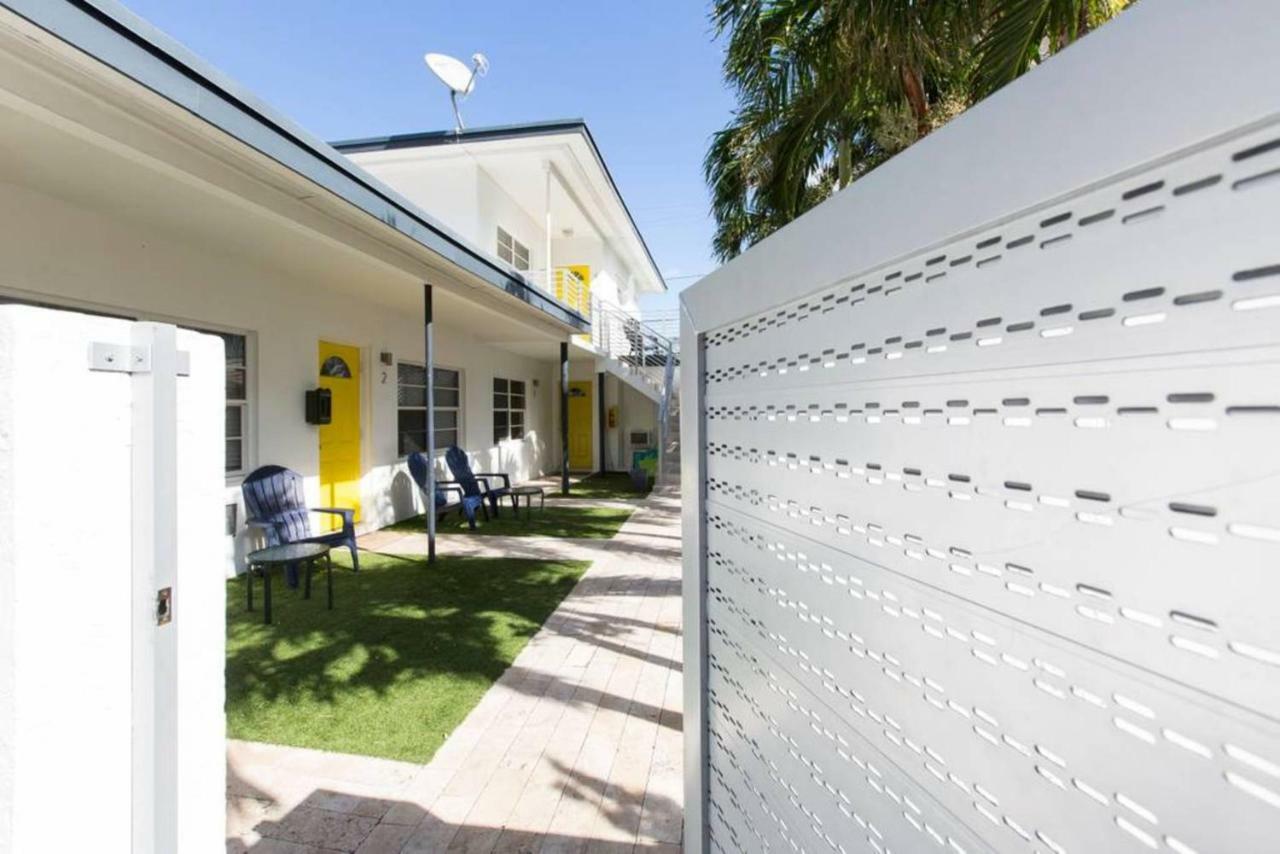 Lambert Family Beach Apartments フォート・ローダーデール エクステリア 写真